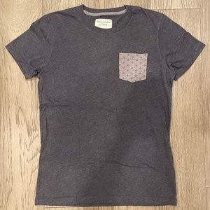 Abercrombie & Fitch Pocket Tee M